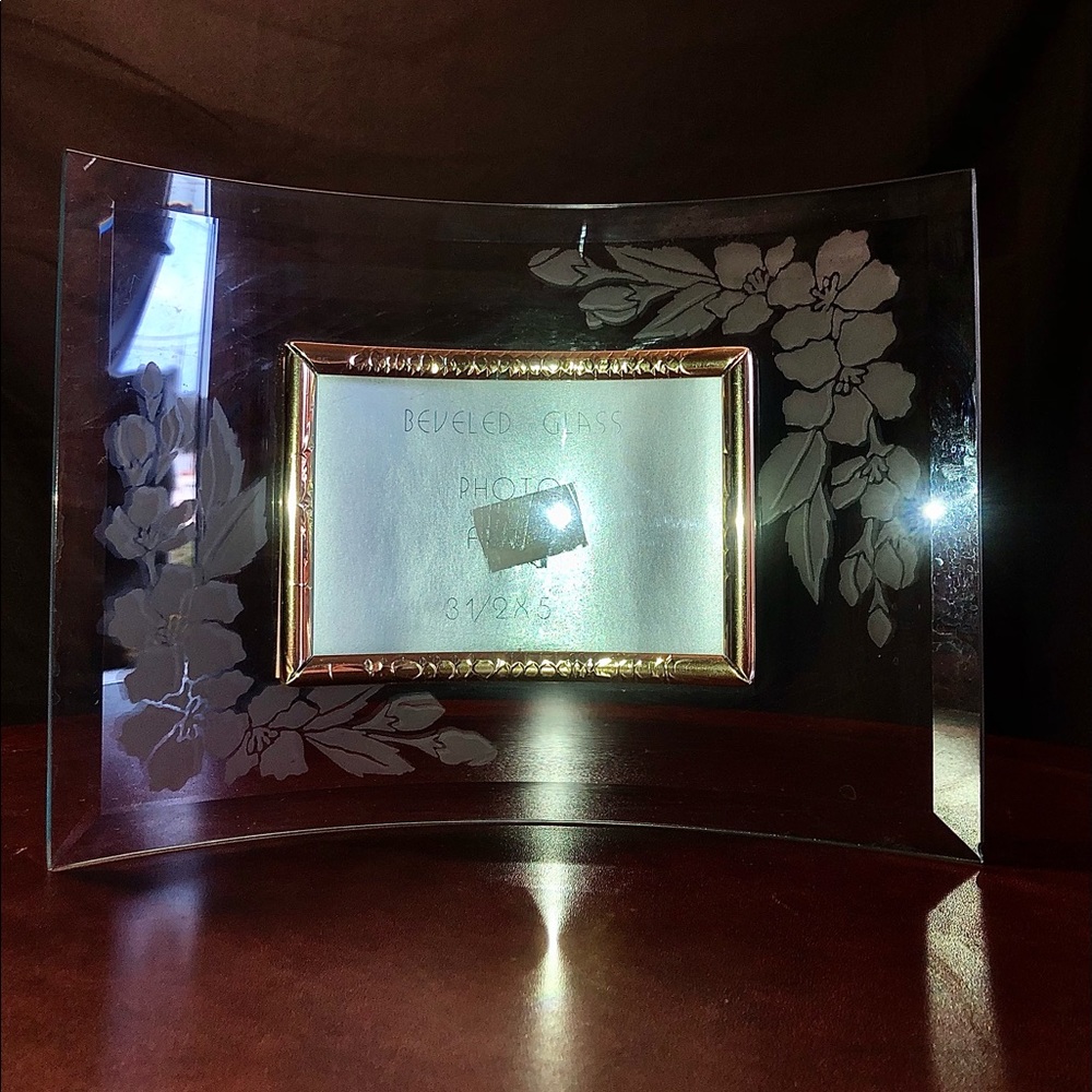 Beveled glass curved photo frame vintage 1983 /Christmas present - Picture 1 of 6